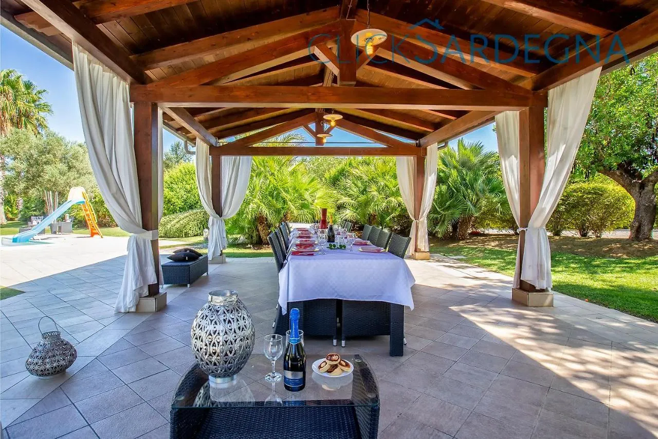 Villa Paradiso With Swimming Pool Large Garden And Tennis Court Alghero