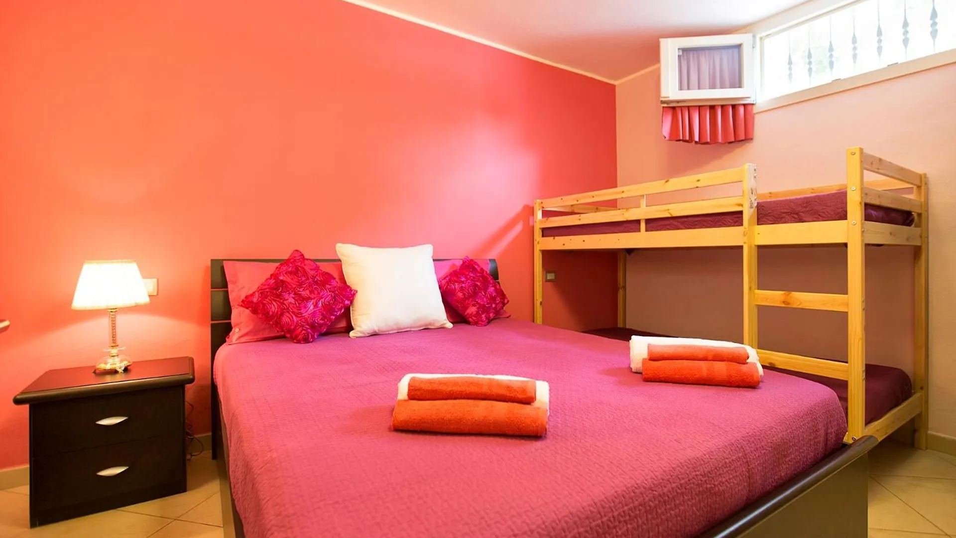 Villa Paradiso With Swimming Pool Large Garden And Tennis Court Alghero