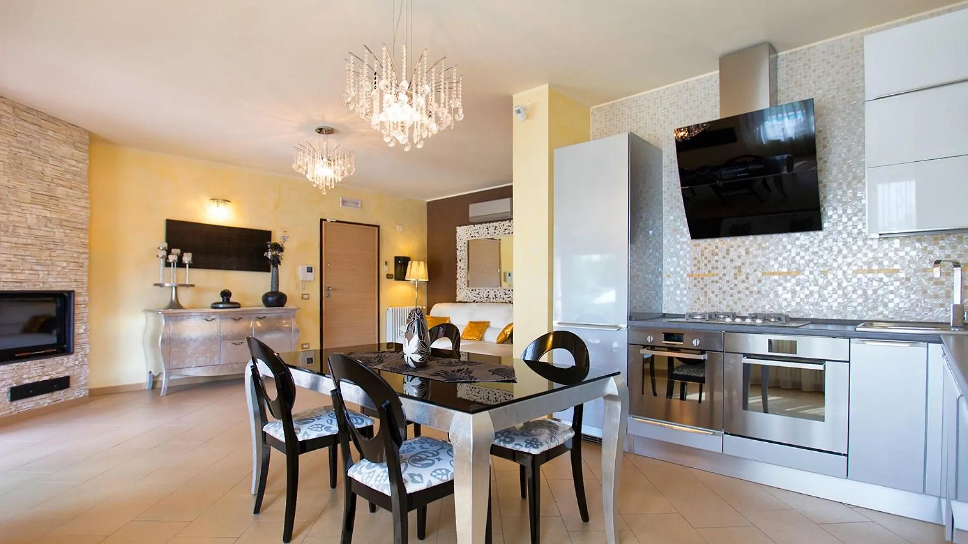 Villa Paradiso With Swimming Pool Large Garden And Tennis Court Alghero