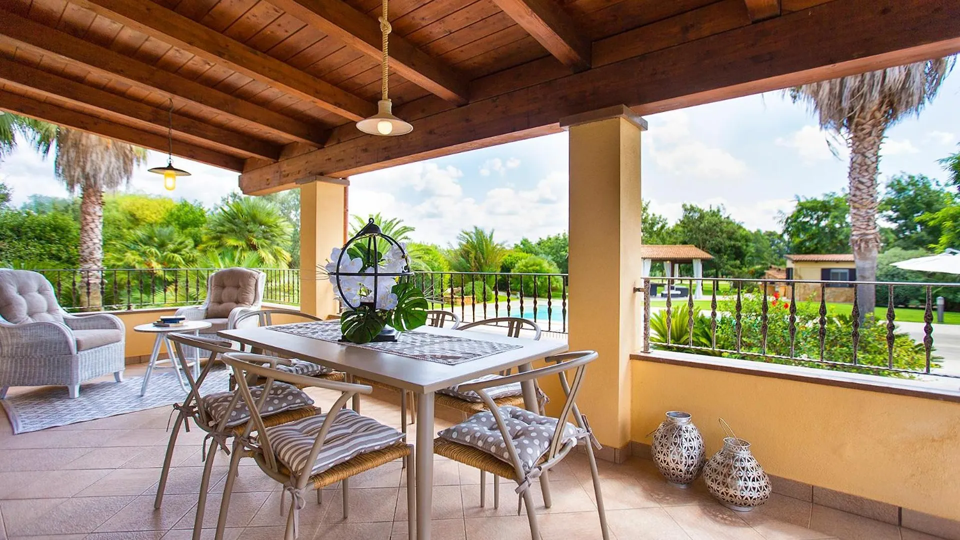 Villa Paradiso With Swimming Pool Large Garden And Tennis Court ألغيرو