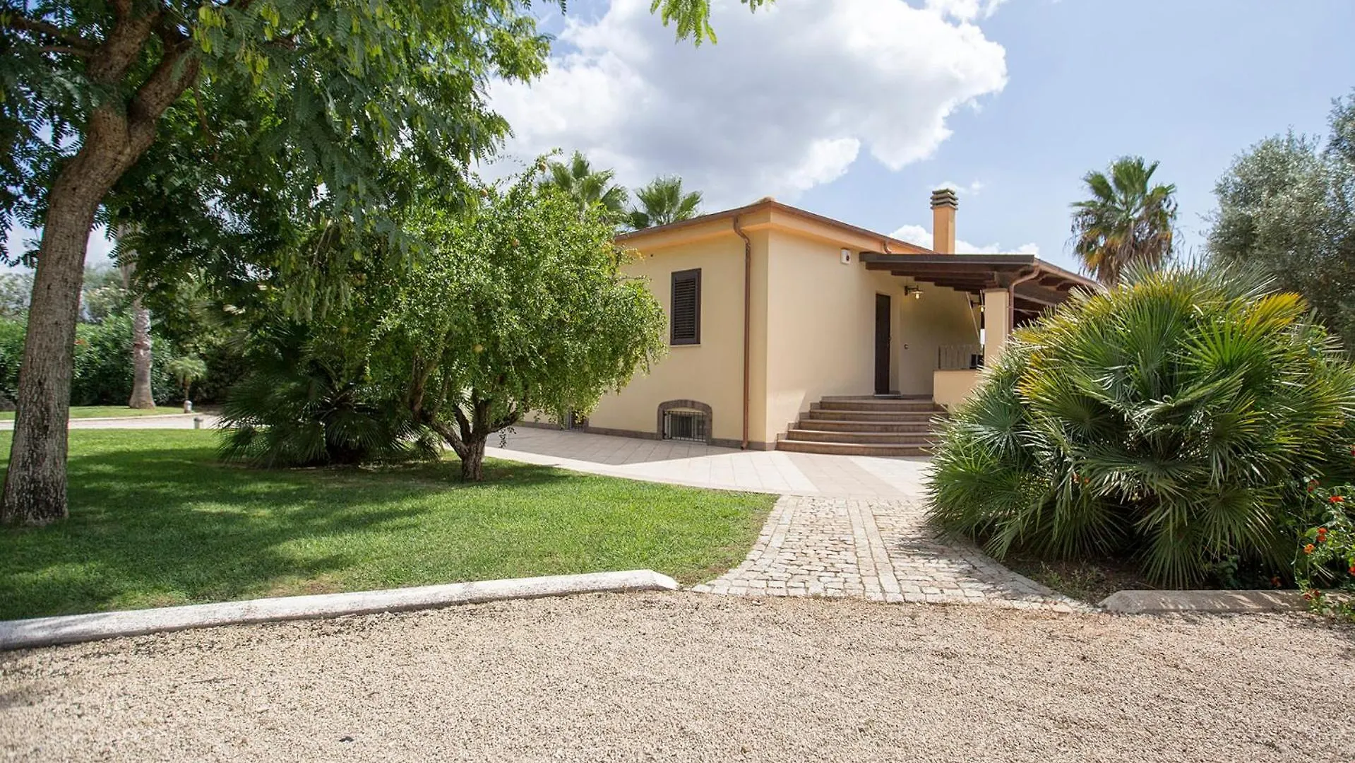 Villa Paradiso With Swimming Pool Large Garden And Tennis Court Alghero 0*,  Italien
