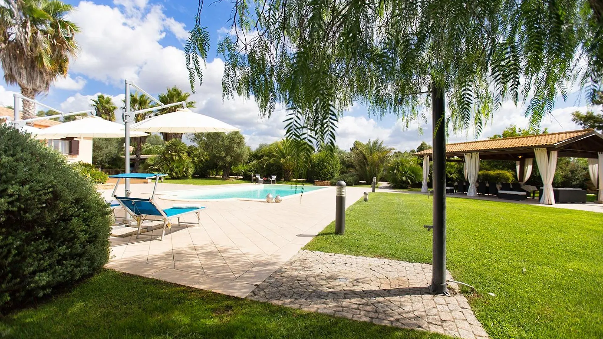 Villa Paradiso With Swimming Pool Large Garden And Tennis Court ألغيرو