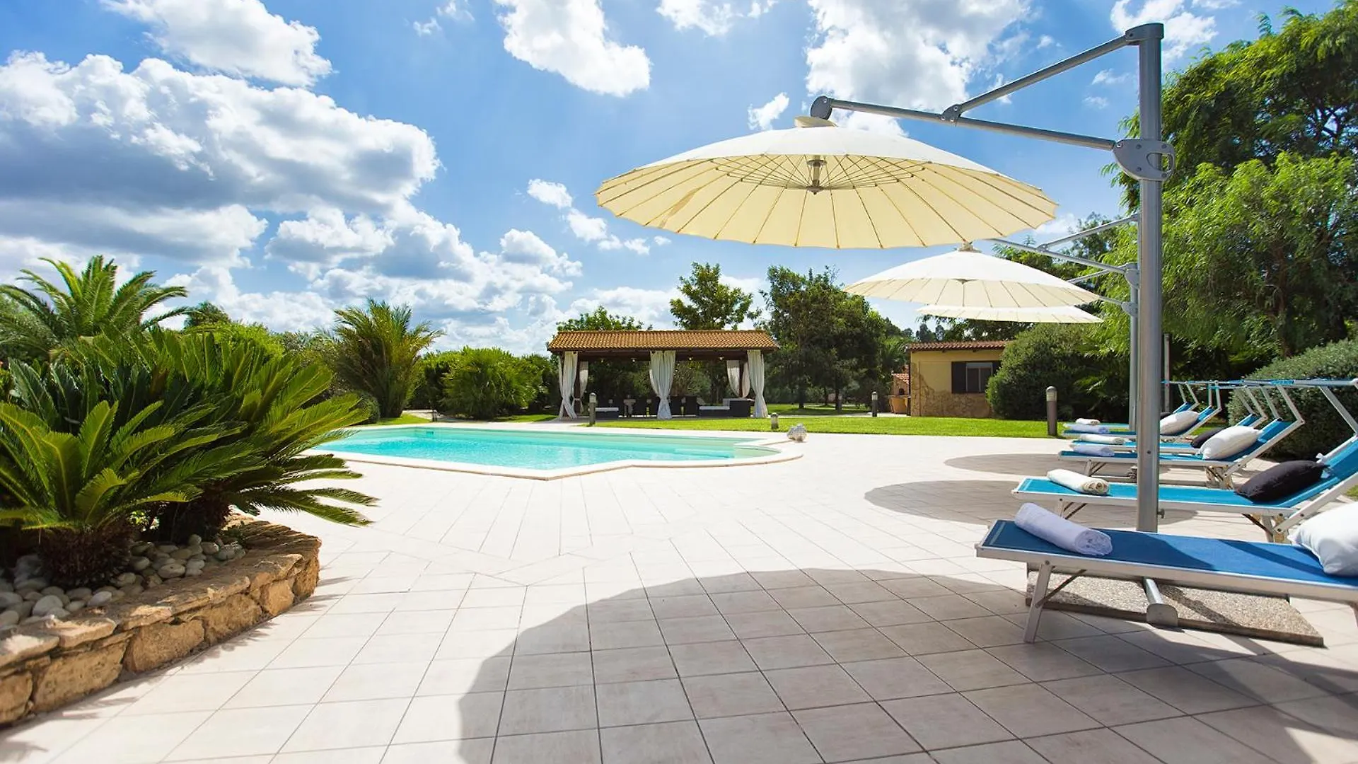 Villa Paradiso With Swimming Pool Large Garden And Tennis Court ألغيرو إيطاليا