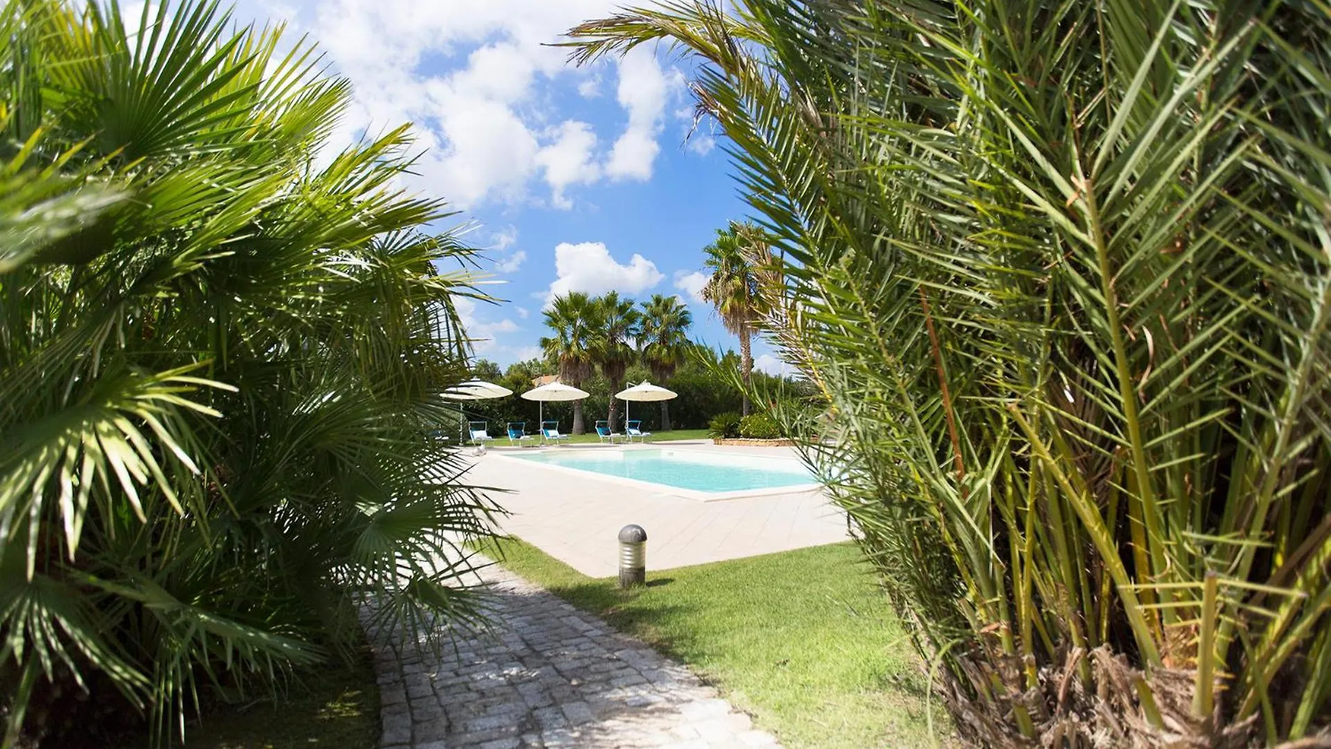 Villa Paradiso With Swimming Pool Large Garden And Tennis Court ألغيرو 0*,  إيطاليا