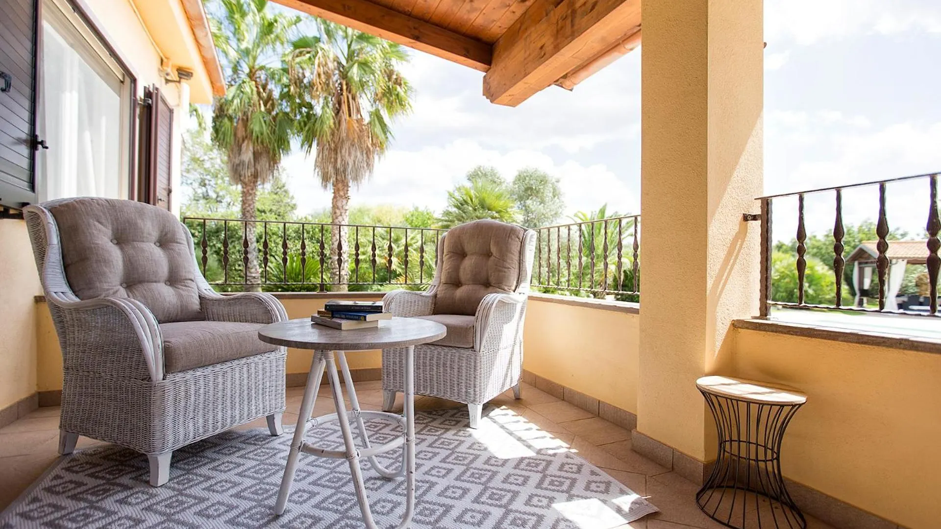 Villa Paradiso With Swimming Pool Large Garden And Tennis Court ألغيرو