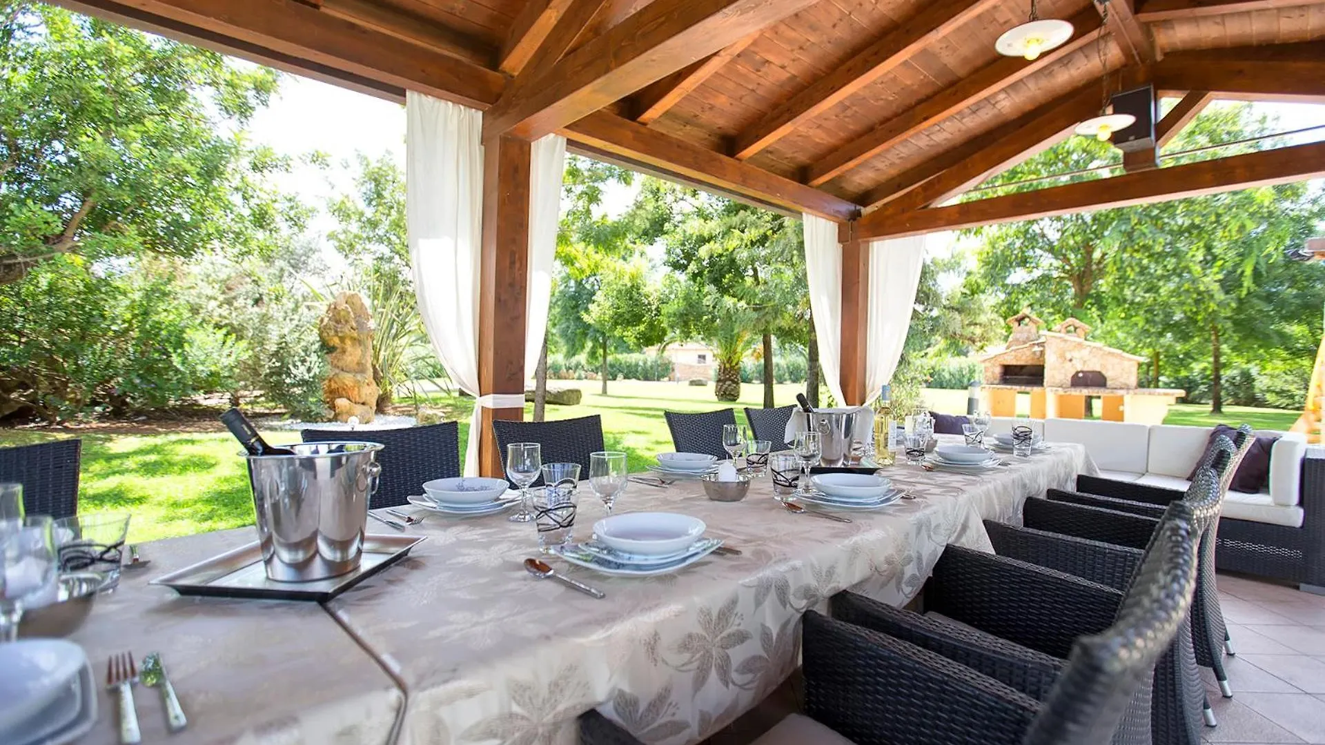 Villa Paradiso With Swimming Pool Large Garden And Tennis Court Alghero 0*,  Italien