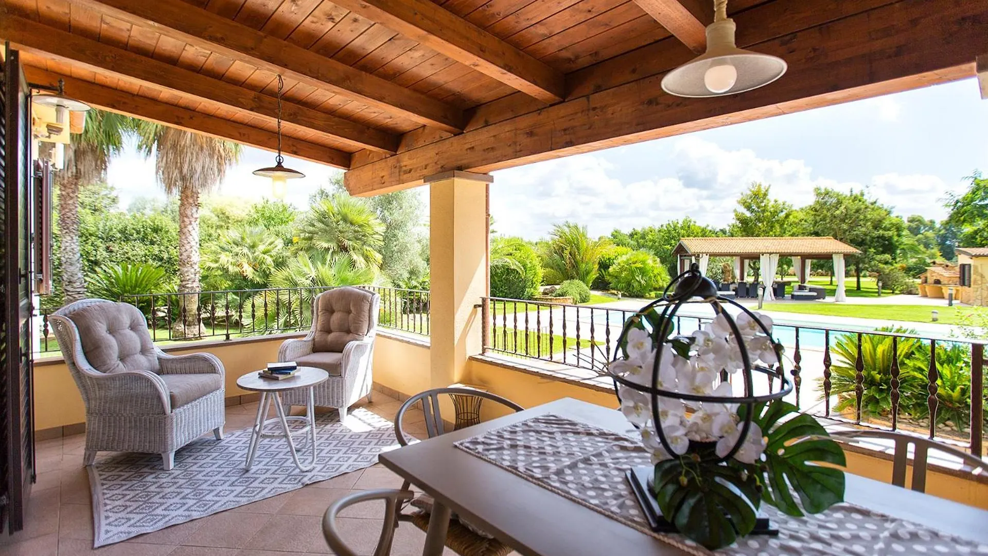 Villa Paradiso With Swimming Pool Large Garden And Tennis Court Alghero 0*,  Italien