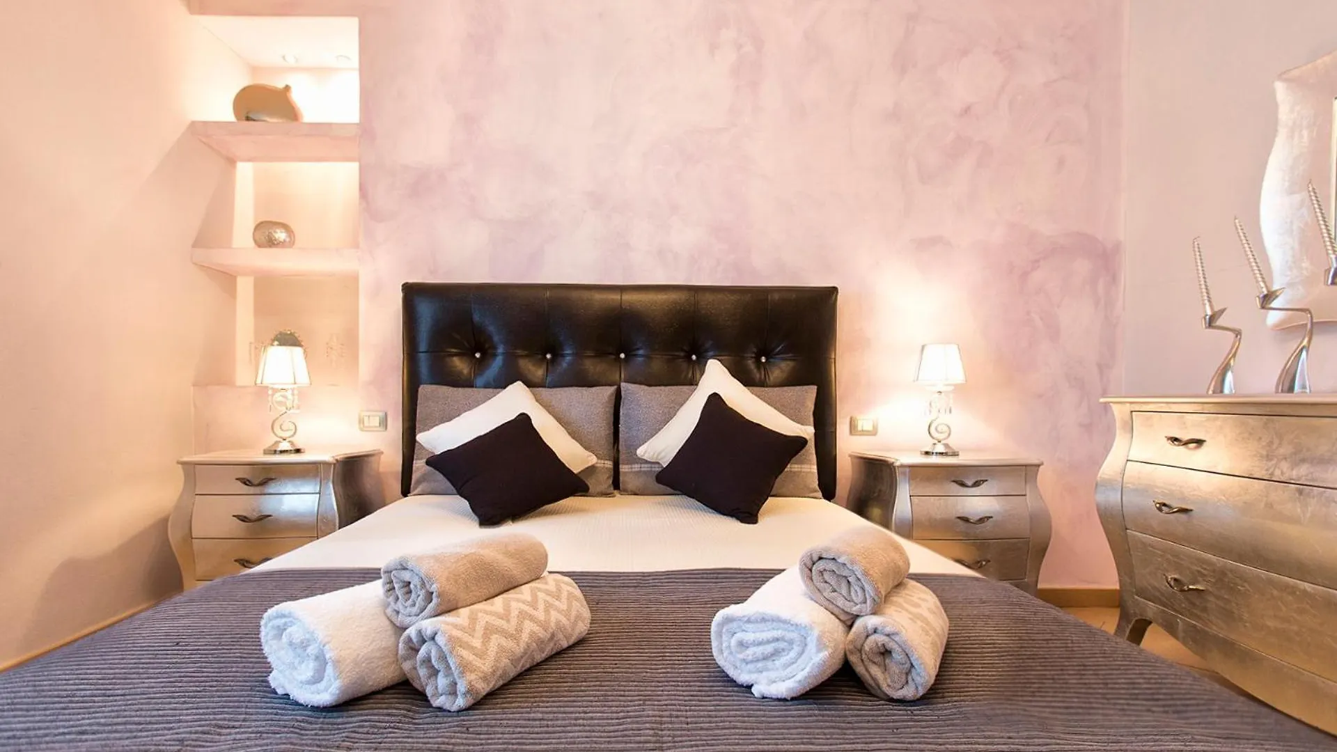 Villa Paradiso With Swimming Pool Large Garden And Tennis Court ألغيرو
